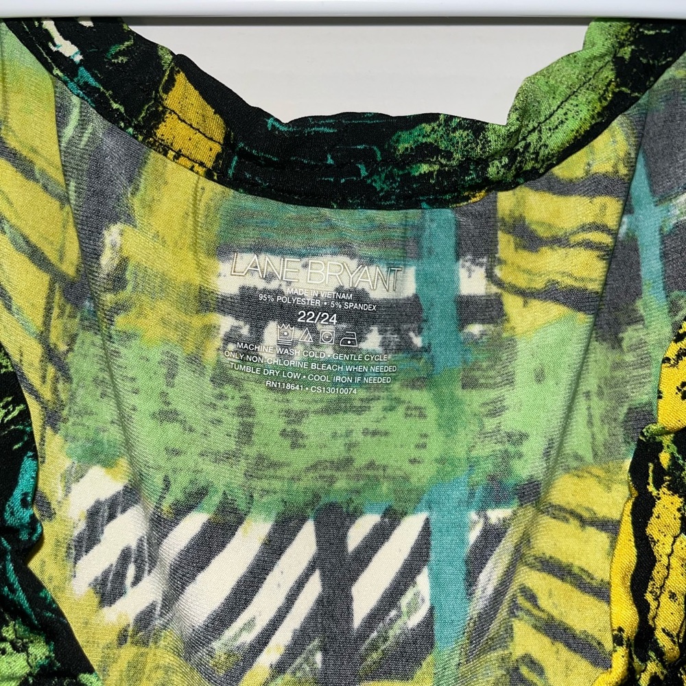 Lane Bryant Tropical Tribal Print Blouse Sz 22/24 - Picture 4 of 8